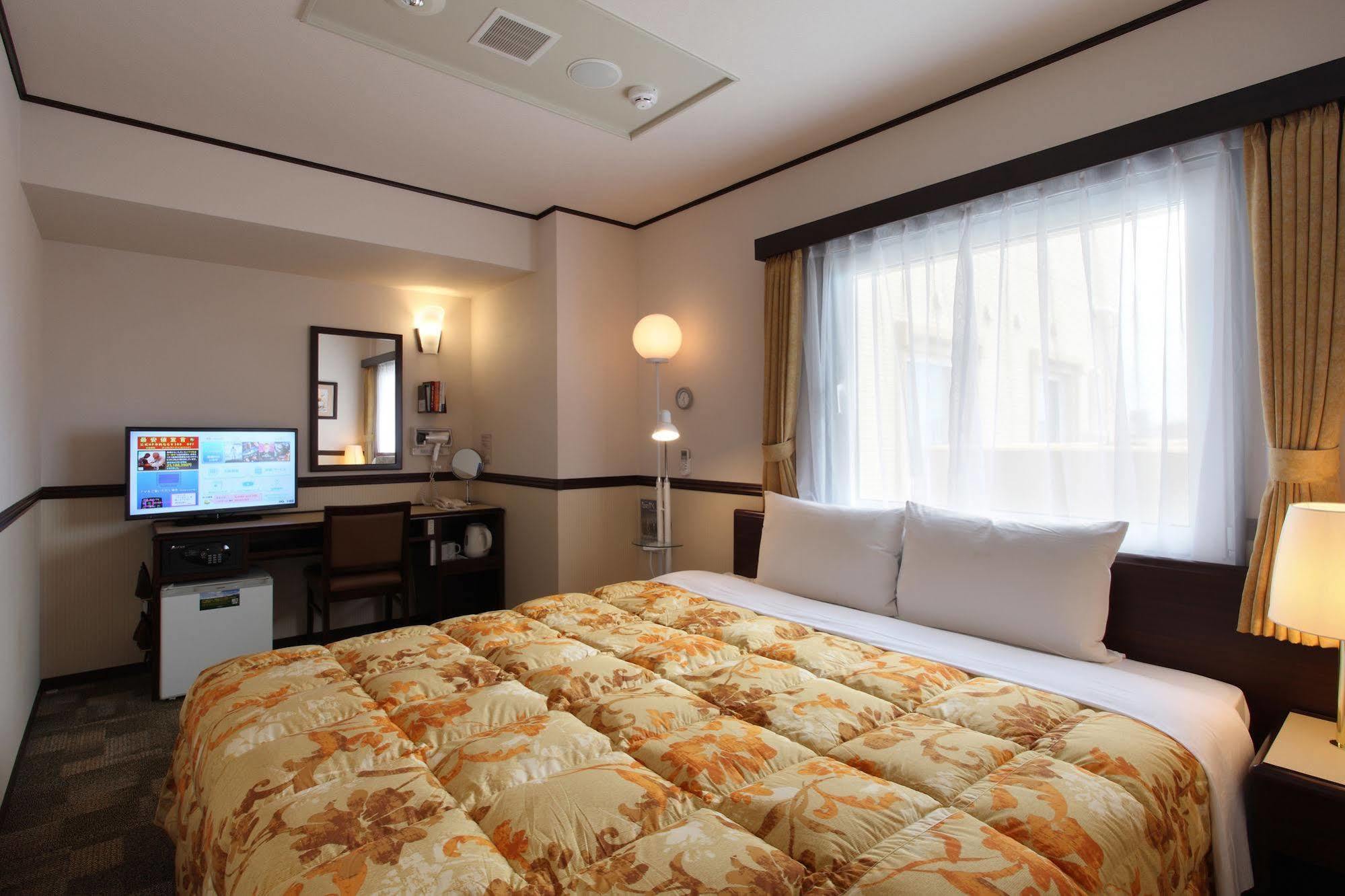 Toyoko Inn Nagoya-Eki Sakuradori-Guchi Honkan Екстер'єр фото